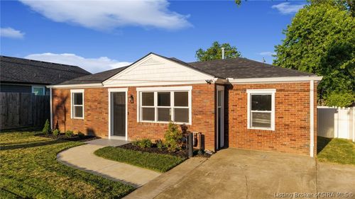 2104 Green Valley Rd, New Albany, IN, 47150-4646 | Card Image