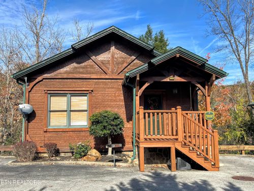 834 Great Smoky Way, Gatlinburg, TN, 37738 | Card Image