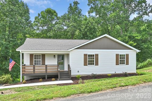 157 Scarlett Ridge Dr, Marshall, NC, 28753-6078 | Card Image