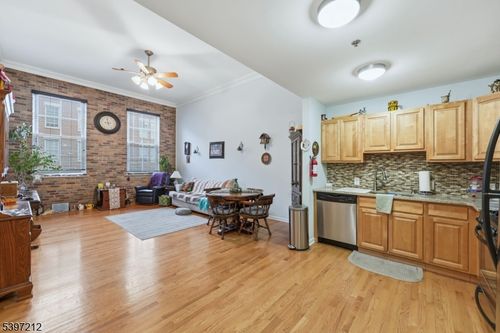 205-19 Market St, Paterson, NJ, 07501-1742 | Card Image