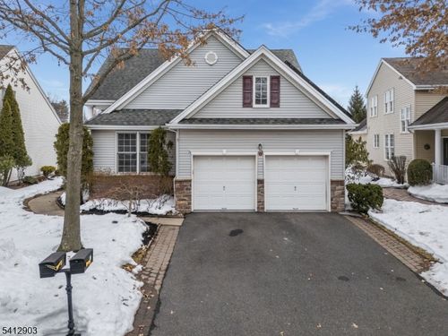 12 Republic Row, SOMERSET, NJ, 08873-7443 | Card Image