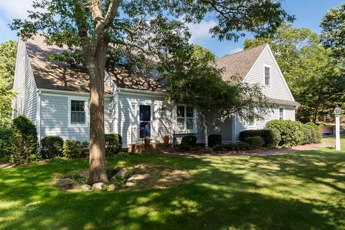 39 Cairn Ridge Road, Falmouth, MA, 02556 | Card Image