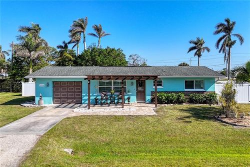 7238 Emily Dr, Fort Myers, FL, 33908-2216 | Card Image
