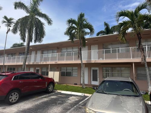 14-230 Sw 11th Ave, Hallandale Beach, FL, 33009-5211 | Card Image
