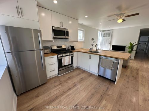 2-3449 Yonge St, North York, ON, M4N2N3 | Card Image