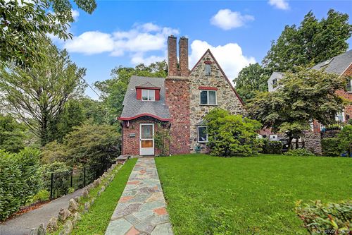 37 Lansdowne Drive, Mamaroneck, NY, 10538 | Card Image