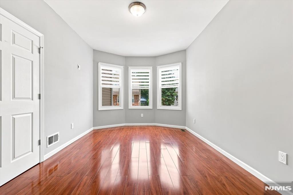 Residential Lease in Wallington 2