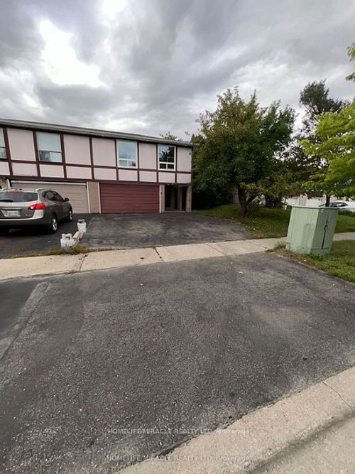 93 Greenbriar Rd, Brampton, ON, L6S2A4 | Card Image