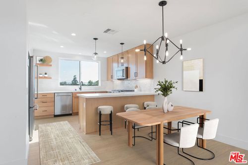 11218 Lyon Ln, North Hollywood, CA, 91606 | Card Image