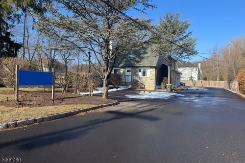 11 Mountain Blvd, Warren, NJ, 07059-5611 | Card Image