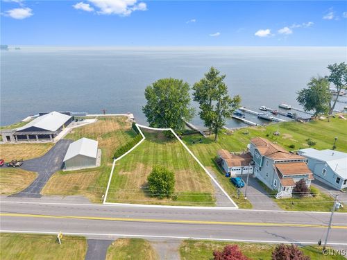 7131 Lakeshore Rd, Cicero, NY, 13039-9733 | Card Image