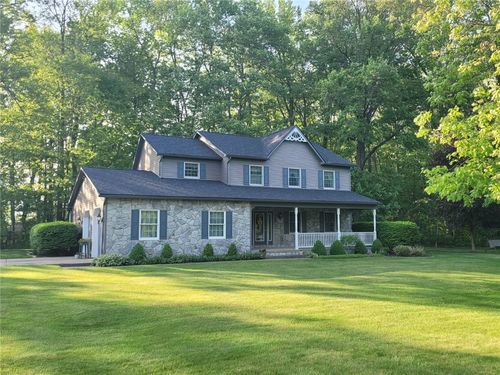 15 Willow Ln, Grove City, PA, 16127-6363 | Card Image