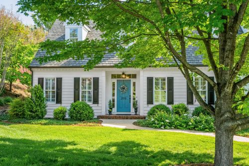 209 Kings Sq, Staunton, VA, 24401-9043 | Card Image