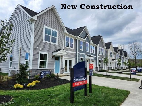 1284 Divot Cir, Akron, OH, 44313-4829 | Card Image