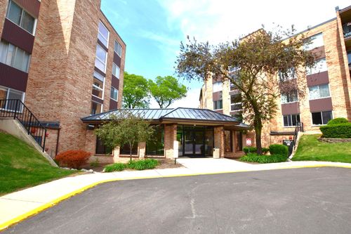 157-500 W Huntington Commons Rd, Mount Prospect, IL, 60056-5253 | Card Image