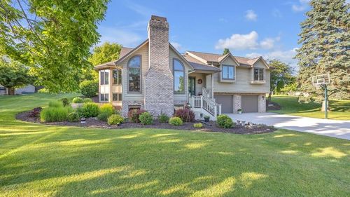 332 River Oaks Dr, Sheboygan Falls, WI, 53085-1090 | Card Image