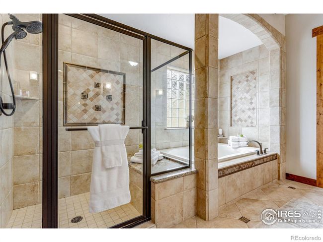 5 piece Bath area | Image 30
