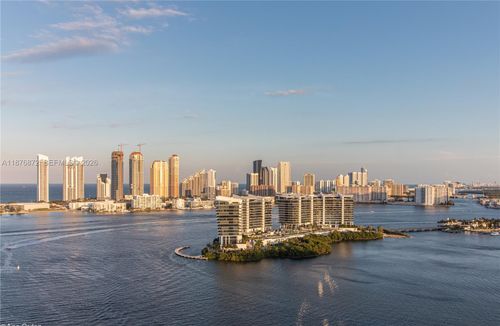ph-2909-3370 Ne 190th St, Aventura, FL, 33180-2465 | Card Image
