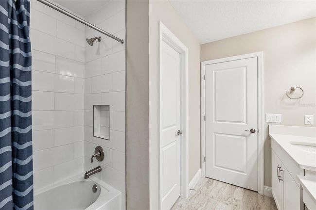 Jack and Jill bath | Image 49