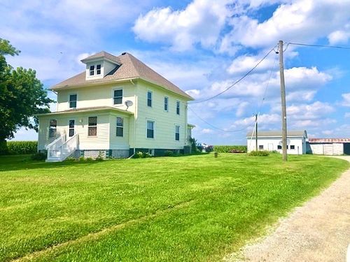 21932 Fulfs Rd, Sterling, IL, 61081-9354 | Card Image