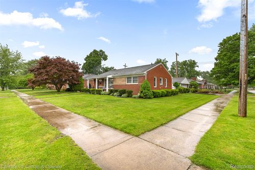 26657 W Chicago, Redford, MI, 48239-2230 | Card Image