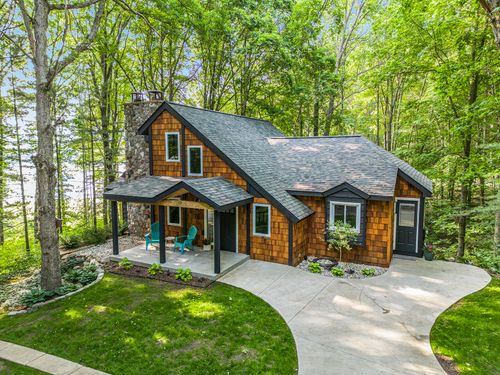 7100 92nd St Se, Caledonia, MI, 49316-9507 | Card Image