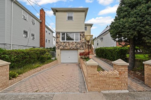 23811 148th Dr, Rosedale, NY, 11422-3246 | Card Image
