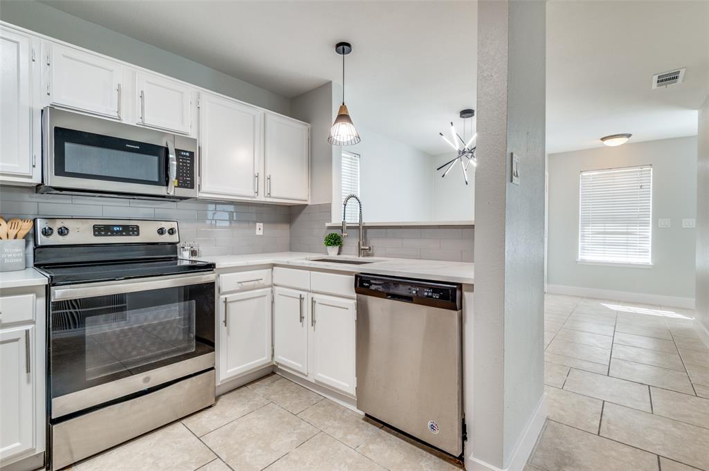 Gregory Ln, Grand Prairie, TX 75052