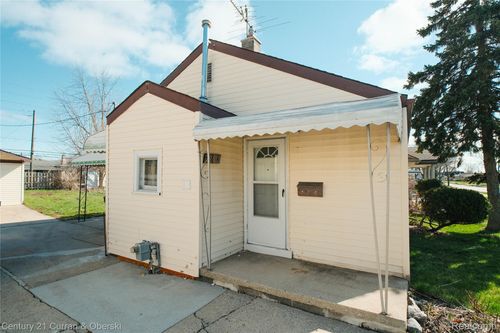 22619 Furton St, Saint Clair Shores, MI, 48082-1874 | Card Image