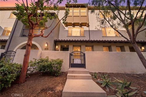 2471 S Tapestry Way, Anaheim, CA, 92802-6409 | Card Image