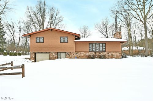 3825 Woodside Dr Nw, Warren, OH, 44483-2147 | Card Image