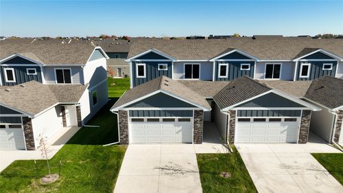235 Nw Waverly Dr, Waukee, IA, 50263-1265 | Card Image