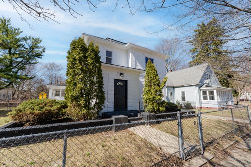 758 Pearl Street, Benton Harbor, MI, 49022 | Card Image