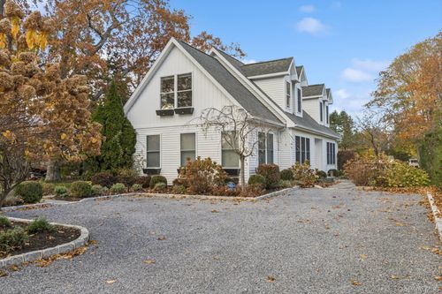 19 Walnut Ave, East Quogue, NY, 11942-4348 | Card Image