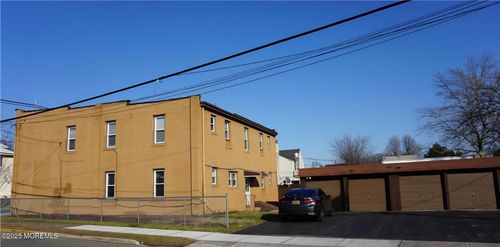 658 King George Rd, Fords, NJ, 08863-1848 | Card Image