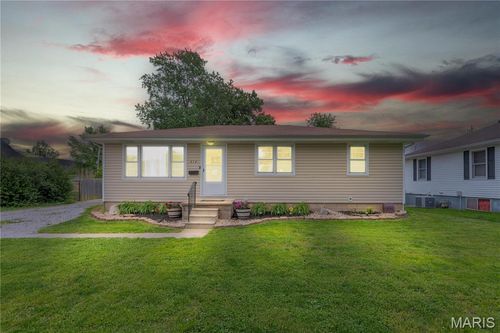 414 Silver St, Bethalto, IL, 62010-1115 | Card Image