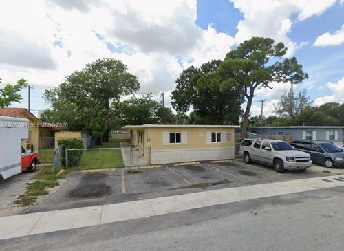 2-1124 Nw 2nd St, Fort Lauderdale, FL, 33311-8951 | Card Image