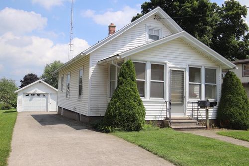 2304 Prospect Street, New Holstein, WI, 53061 | Card Image