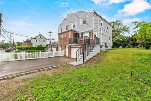 129 Drake Ave, New Rochelle, NY, 10805-1701 | Card Image
