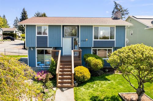 27519 82nd Dr Nw, Stanwood, WA, 98292-9564 | Card Image