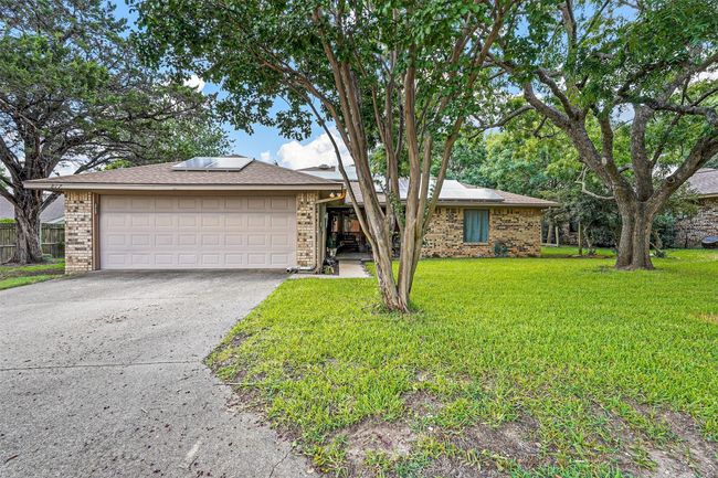 Private Alley leads to garage | Image 16