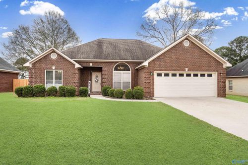 1304 Gypsy Trl Sw, Hartselle, AL, 35640-3600 | Card Image