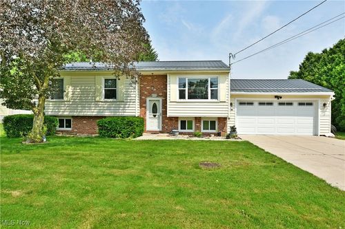 459 E Main St, Cortland, OH, 44410-1230 | Card Image