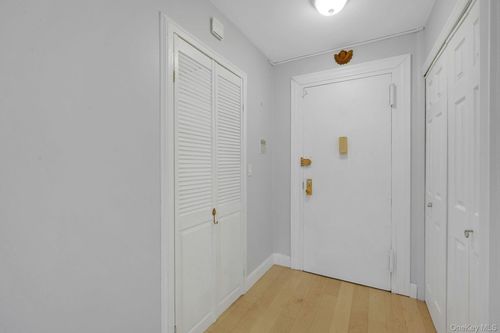 apt-6re-100 E Hartsdale Ave, Hartsdale, NY, 10530-3288 | Card Image