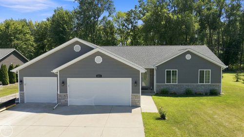 9475 Folkert Rd, Clay, MI, 48001-4090 | Card Image