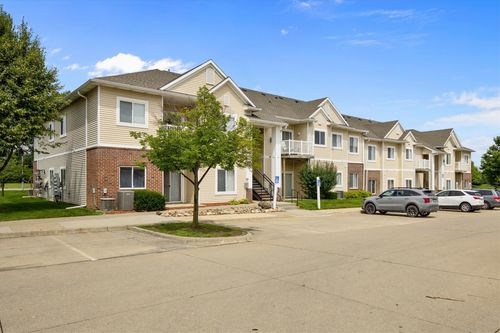 13-2323 E Porter Ave, Des Moines, IA, 50320-2724 | Card Image