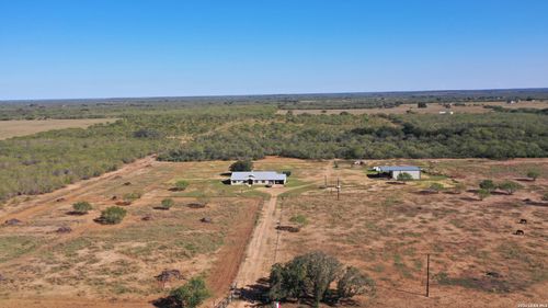 854 County Road 7421, Yancey, TX, 78886-4073 | Card Image