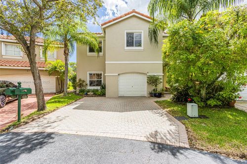 1526 E Lake Ct, Hollywood, FL, 33020-2572 | Card Image