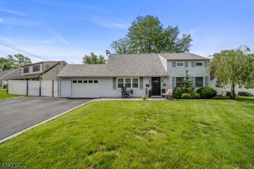 5 Wendy Rd, Colonia, NJ, 07067-1334 | Card Image