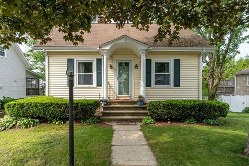 43 E Cross St, Norwood, MA, 02062-4803 | Card Image